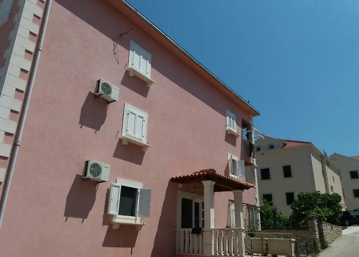 Karlo Appartement